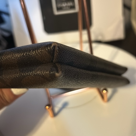 EUC/Coach Double Corner zip Wristlet - Picture 3 of 7